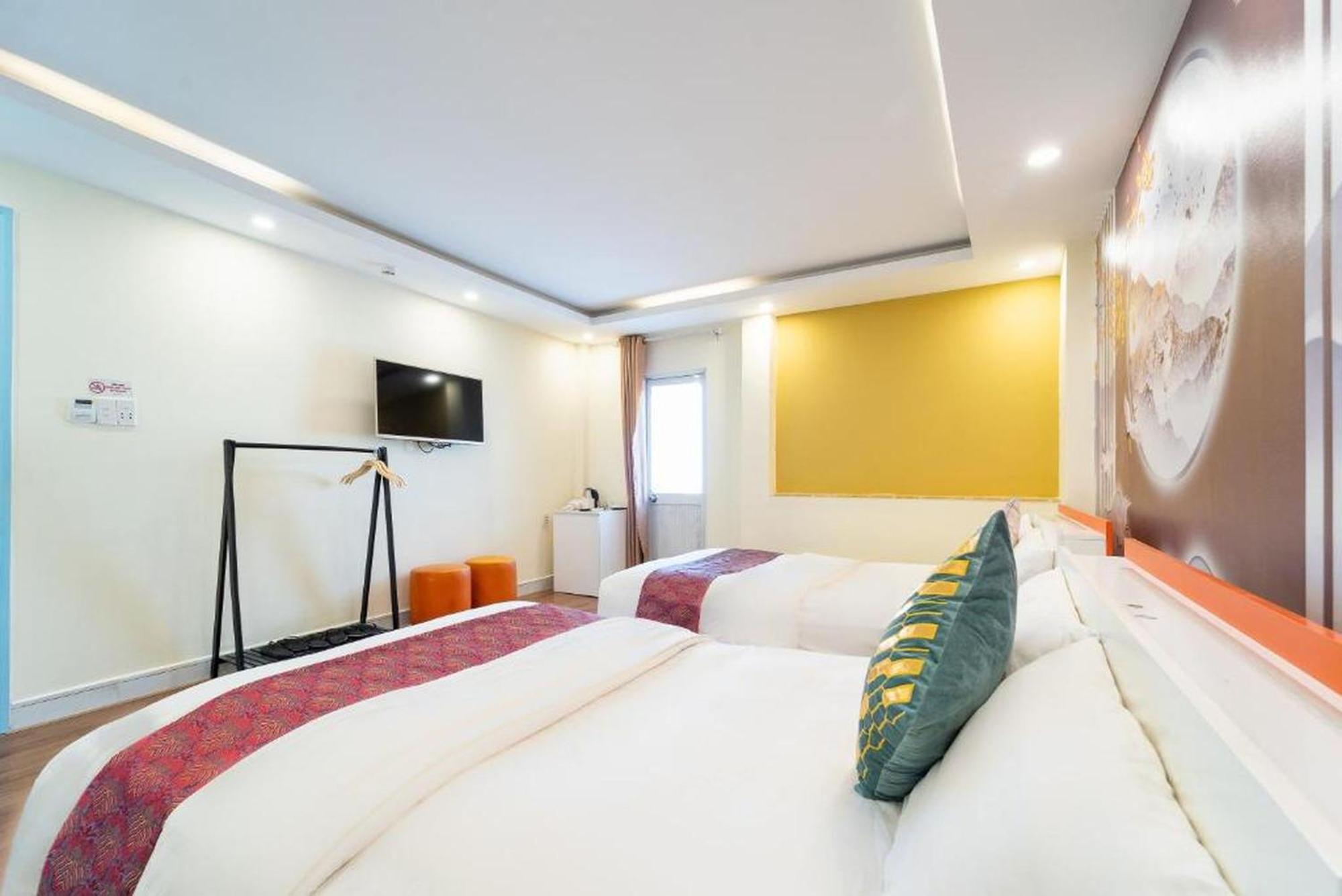 Dancenter Joy Tan Binh Near Tan Son Nhat Airport Ho Chi Minh City