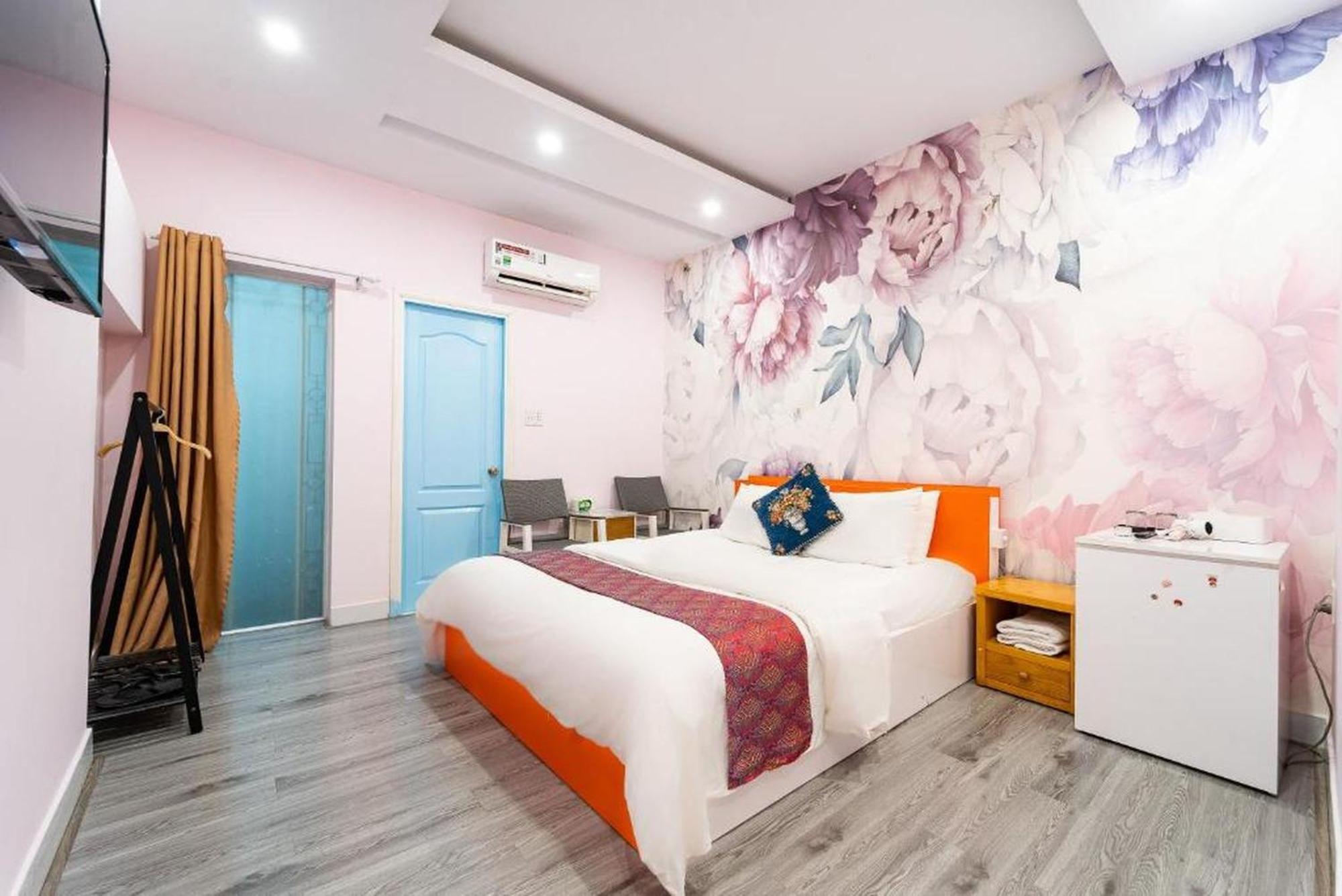 Dancenter Joy Tan Binh Near Tan Son Nhat Airport *