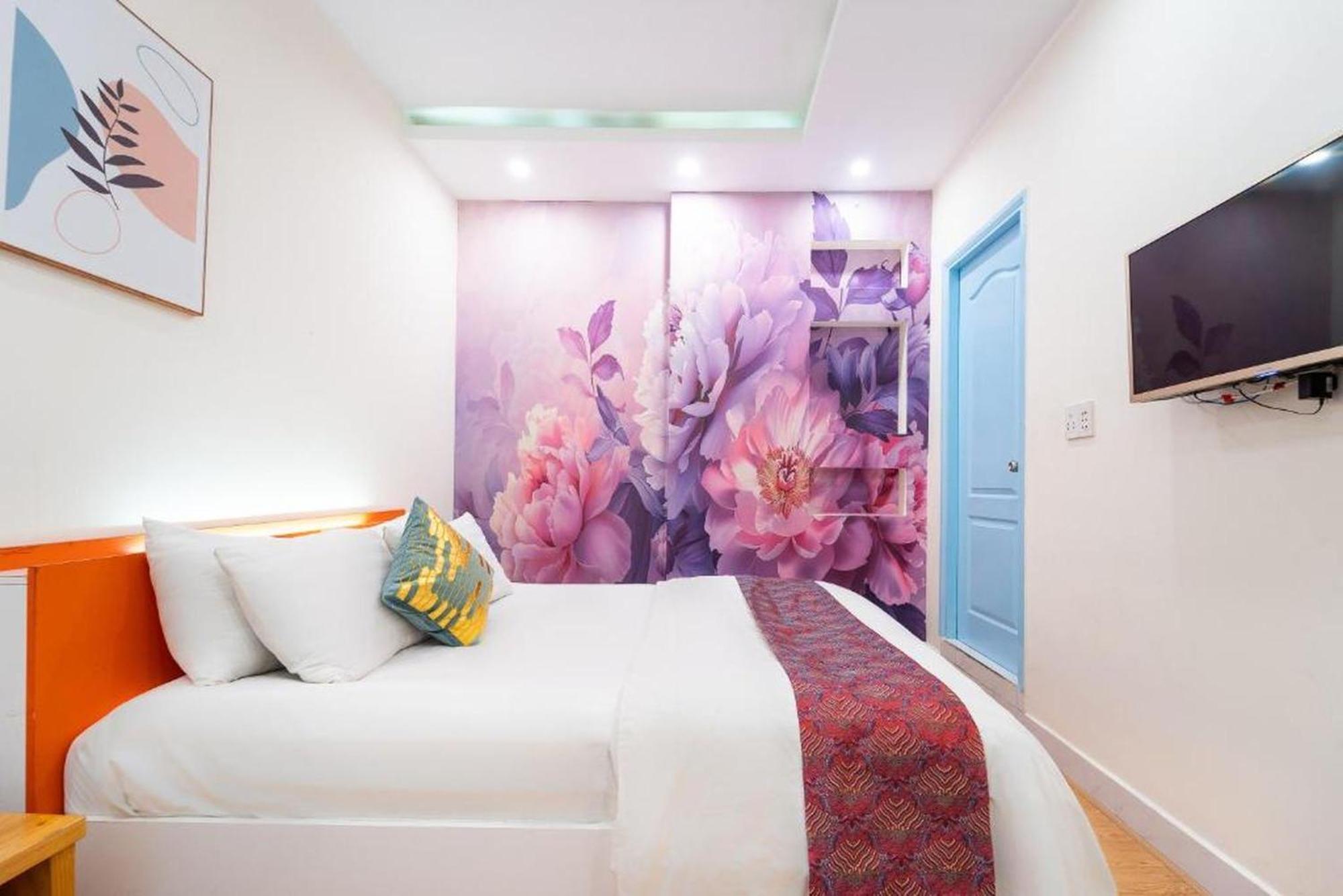 Dancenter Joy Tan Binh Near Tan Son Nhat Airport *