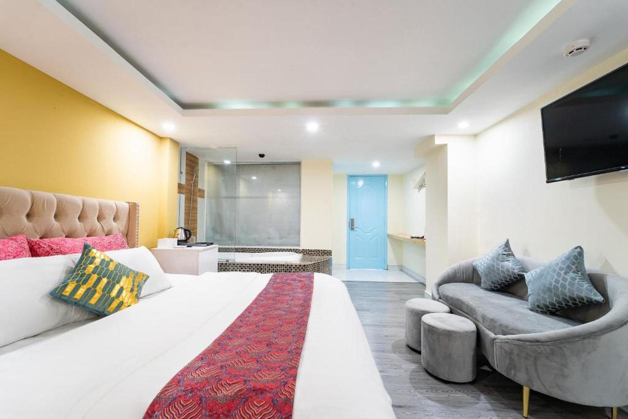 Apartamento Dancenter Joy Tan Binh Near Tan Son Nhat Airport *